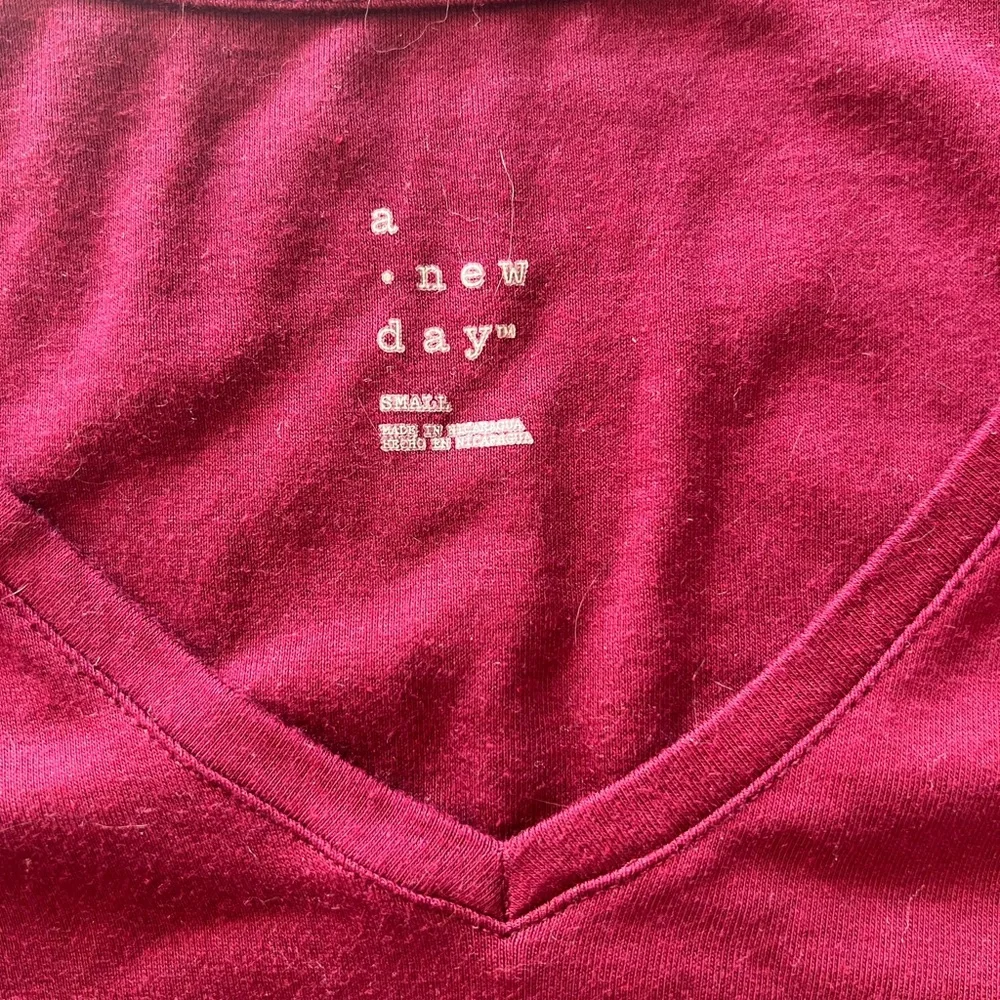 Basic V neck - Picture 2 of 2